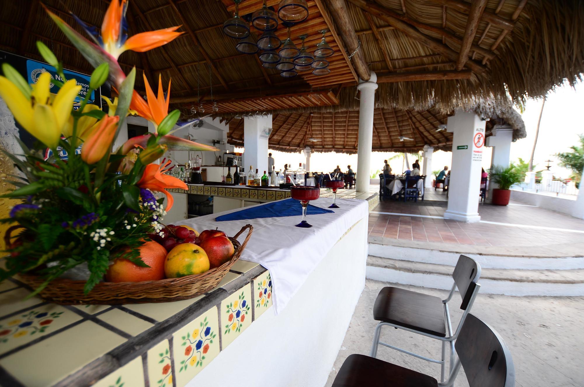 Dolphin Cove Inn Manzanillo Exteriör bild